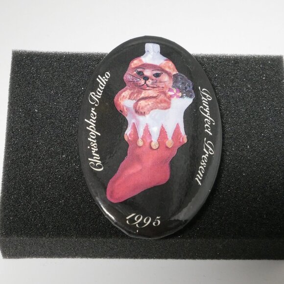 Christopher Radko Other - Christopher Radko 1995 Collectors Pin "Purfect Present" Cat Design Oval VTG